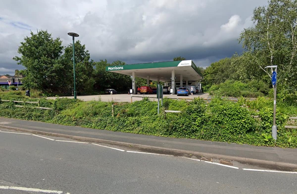 Stone Petrol Prices Fall to 167.7p, Diesel Briefly Tops £2 — Stone news photo